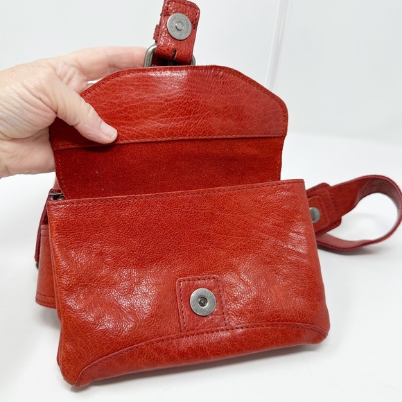 SPIKES & SPARROW RED LEATHER WAIST BAG WITH BUCKLE/FANNY PACK - Picture 7 of 15